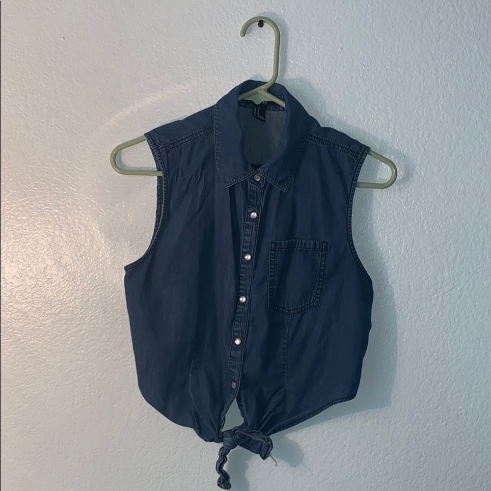 Sleeveless Denim/Lace crop top